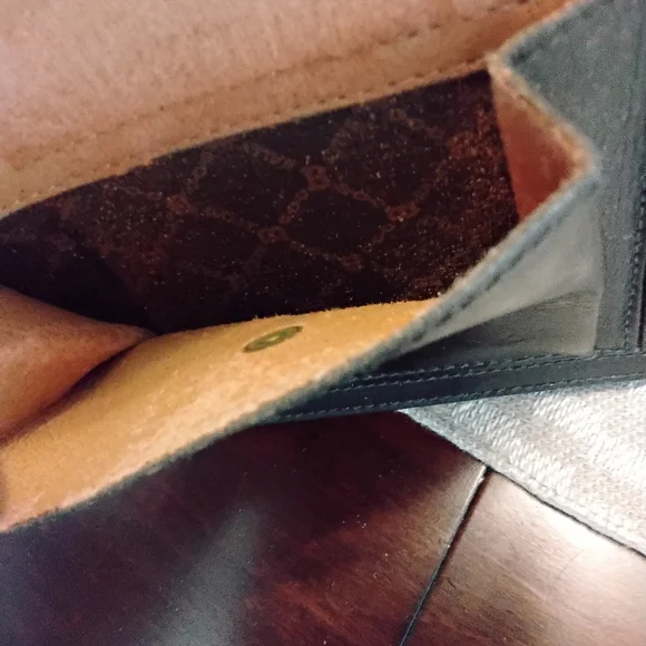 BALLY Rare Vintage Leather Clutch With Self Storing Wristlet - Picture 9 of 10